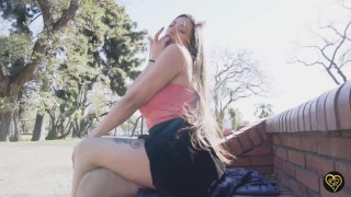 The police is coming!! Latina fucked her ass in the street