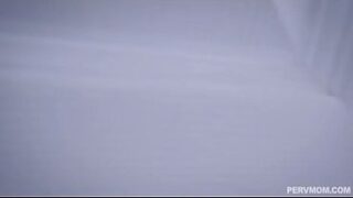 Decido ayudar a mi madrastra de gran cuerpo para poder recostarle mi polla sub español ver aquí : https://cuty.io/p5BUD9