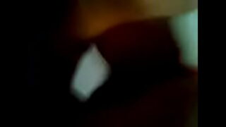 Chilena juega con botellita 2