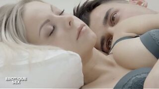 Kinky Stepsister Julia Parker Shows Her Dirty Side To Big Dick Stepbrother